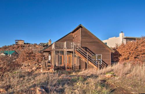 Medicine Park House | Updated Cabin with 360-Degree Mtn View 1 Mi to Lake