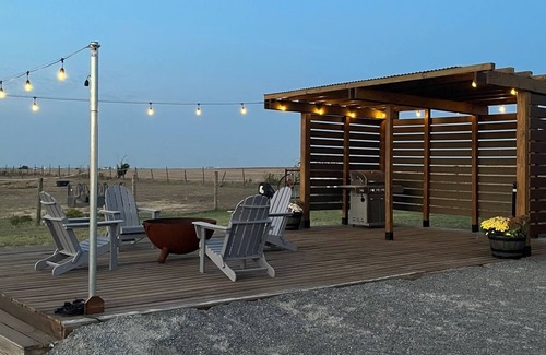 El Reno House | Updated camper with horse accommodations! Beautiful, quiet location
