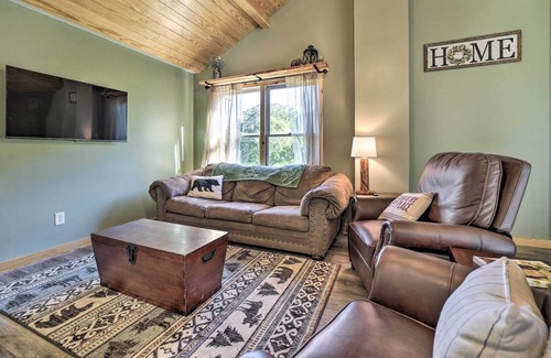 Canton Cabin | Updated Canton Cabin w/ Decks - Near Hiking!