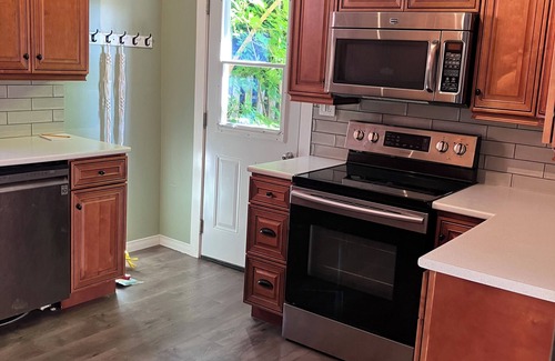 Orillia House | Updated Century home close to Beach & Downtown