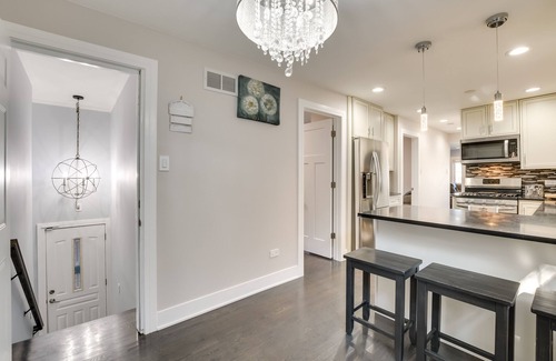 Norwood Park East Apartment | Updated Chicago Vacation Rental w/ Fireplace!