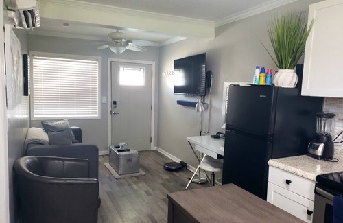 North Myrtle Beach Condo | Updated, Clean, Fully Stocked, Pet Friendly 1 Bedroom Condo Steps to the Beach