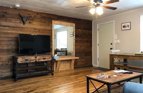 Mount Hood Village Apartment | Updated + clean Motel Room at the base of Mt Hood!