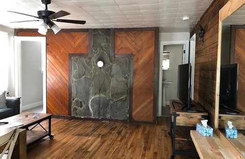 Mount Hood Village Apartment | Updated + clean Motel Room at the base of Mt Hood!
