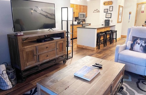 Steamboat Springs Condo | Updated/Clean Condo w/Heated Pool-Hot Tubs-Tennis-Grills-Patio on Green Space-Near Resort/Town Bus