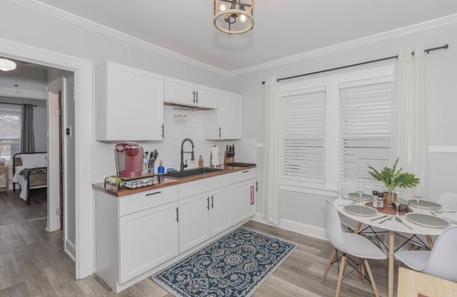 Little Italy Apartment | Updated Cleveland Apt: Heart of Little Italy! with Massage Chair & Hot Tub!