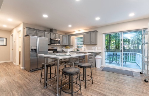 Saratoga Springs House | Updated Colonial Close To Town - Available All Year ~ Excellent Hot Tub!