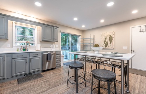 Saratoga Springs House | Updated Colonial Close To Town - Available All Year ~ Excellent Hot Tub!