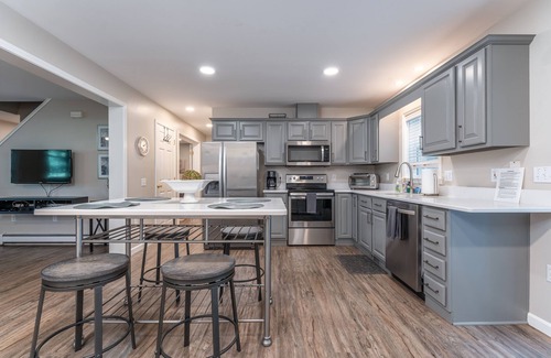 Saratoga Springs House | Updated Colonial Close To Town - Available All Year ~ Excellent Hot Tub!