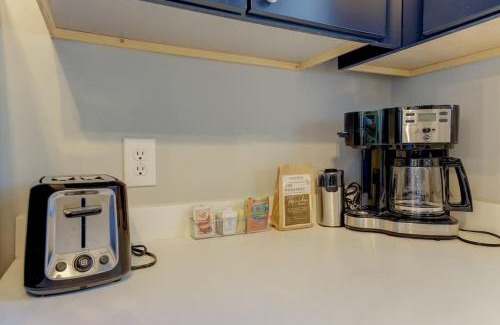 Rosewood House | Updated Columbian Cottage