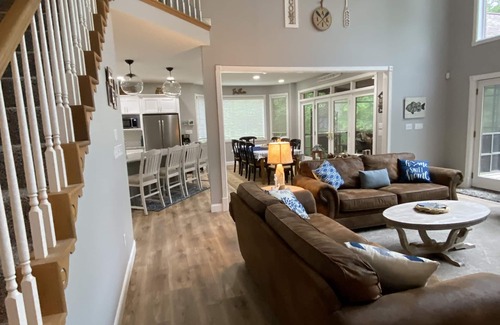 Sloans Valley House | Updated composite deck Spring 2024! 4 bedroom 4.5 bathroom lake front property