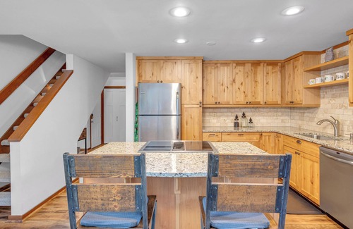 Overlook Park Condo | Updated condo, great location near sharc and village, family home in Sunriver