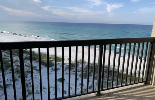 Sunnyside Condo | Updated Condo in Midrise Building. Directly On Beach. Beautiful View!