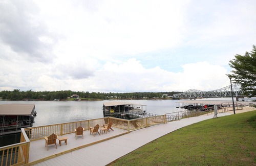 Jasper Condo | UPDATED Condo on Beautiful Smith Lake