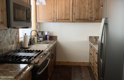 Truckee Condo | Updated Condo Walking Distance to Village