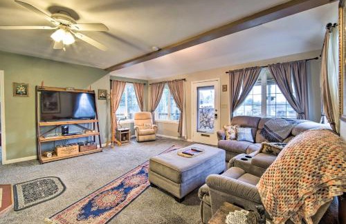 Coos Bay House | Updated Coos Bay Home about 2 Mi to Pacific Ocean