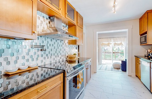 Greenwood House | Updated cottage with deck, patio, firepit, washer/dryer, & central AC