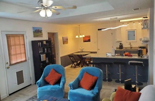 St. Marys House | Updated & Cozy 3/2 in Downtown Historic St Marys