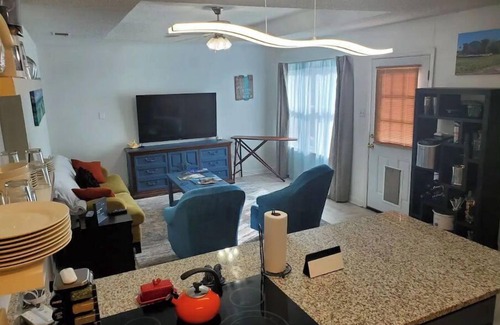 St. Marys House | Updated & Cozy 3/2 in Downtown Historic St Marys