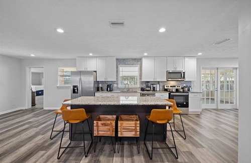 Orange Park House | Updated cozy open concept
