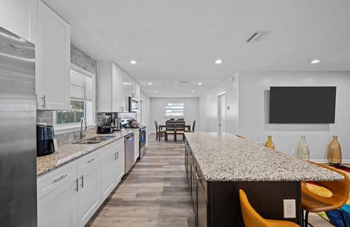Orange Park House | Updated cozy open concept