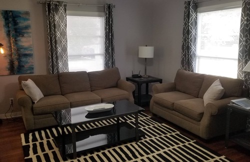Original Town House | Updated Craftsmen House with 3 large bedrooms and 3 full baths
