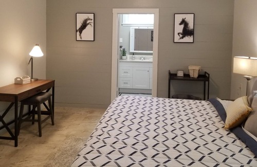 Original Town House | Updated Craftsmen House with 3 large bedrooms and 3 full baths