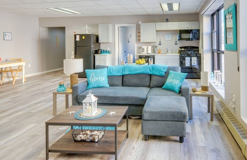 Del Norte Apartment | Updated Del Norte Apartment, Walk to Downtown!