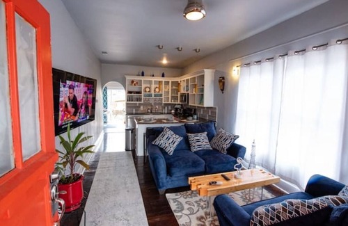 Nacogdoches House | Updated Downtown Gem