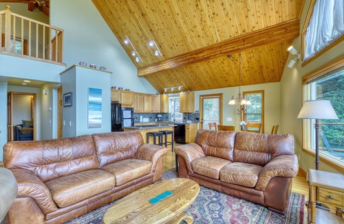 Rosario House | Updated Eastsound home w/million dollar views