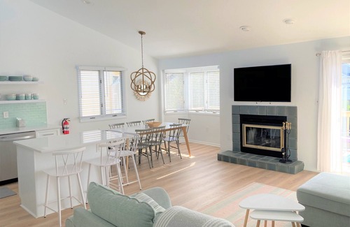 Gold Coast Condo | Updated Family Friendly Beach House