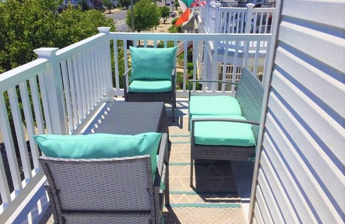 Gold Coast Condo | Updated Family Friendly Beach House