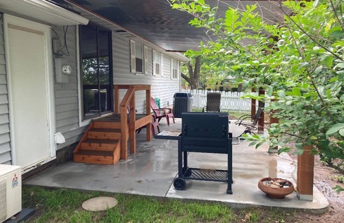 El Dorado House | Updated family home in quiet neighborhood.
