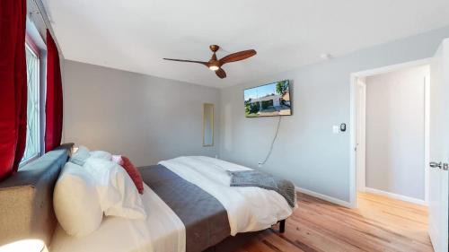 Dupont House | Updated Family Unit with Two King Beds