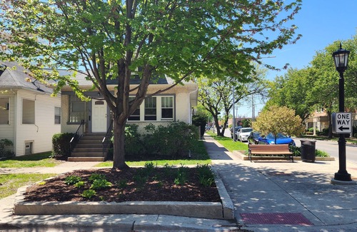 Forest Park House | Updated Forest Park 3 BR Bungalow