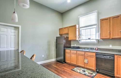 East Riverside House | Updated Garden District Home - Walk to Magazine St