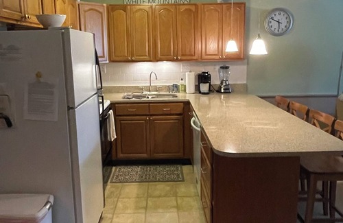 Bartlett Condo | Updated Golf Course Condo Across from Story Land with Pool & Views of Attitash