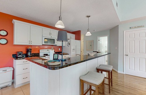 Sea Trail Condo | Updated golf resort condo near beach with pool, tennis/pickleball & private deck