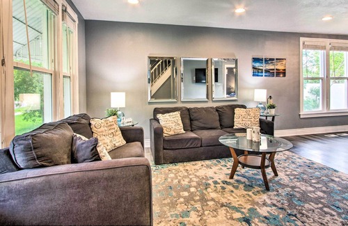 Great Falls House | Updated Great Falls Home w/ Fire Pit, Deck & Yard!