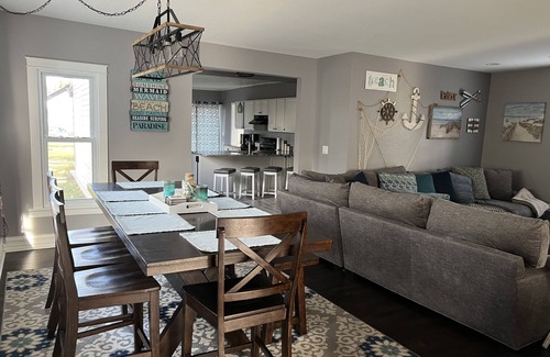 South Haven House | Updated! Great Location: Walk to Beach & Downtown.