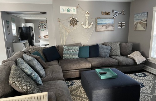 South Haven House | Updated! Great Location: Walk to Beach & Downtown.