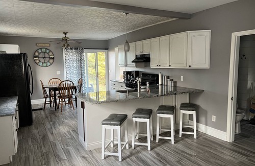South Haven House | Updated! Great Location: Walk to Beach & Downtown.
