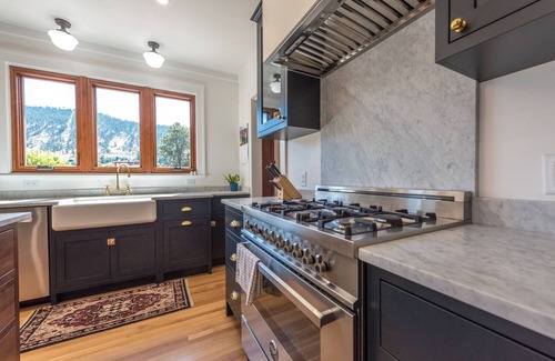 Okanagan-Similkameen House | Updated Heritage House close to Naramata Bench