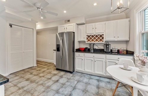 Old Town Alexandria House | Updated Historic Gem off King St Sleeps 10 Courtyard w/Grill 2 Free Parking
