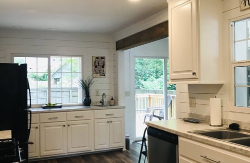 Starkville House | Updated home close to campus and downtown