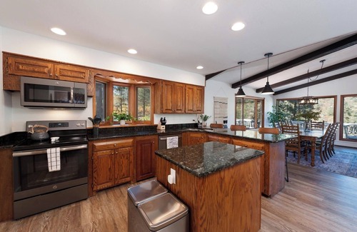Durango - Purgatory House | Updated Home on 2 Acres - 15 Minutes to Downtown Durango - Huge Deck w/Views