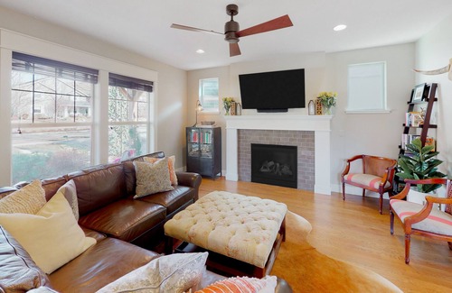 Harris Ranch House | Updated home on corner lot with fireplace, private patio, grill & quiet location