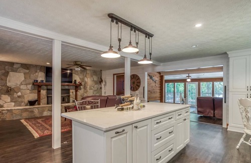 Lake Oconee House | Updated home on Lake Oconee