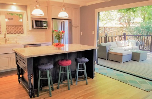 St. Helena House | Updated Home With Hot Tub In The Heart Of St. HelenanPermit #PL 24-013.