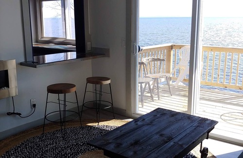 Paradise House | Updated house with amazing views of whitefish Bay